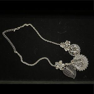 Premier Designs “Botanical” necklace